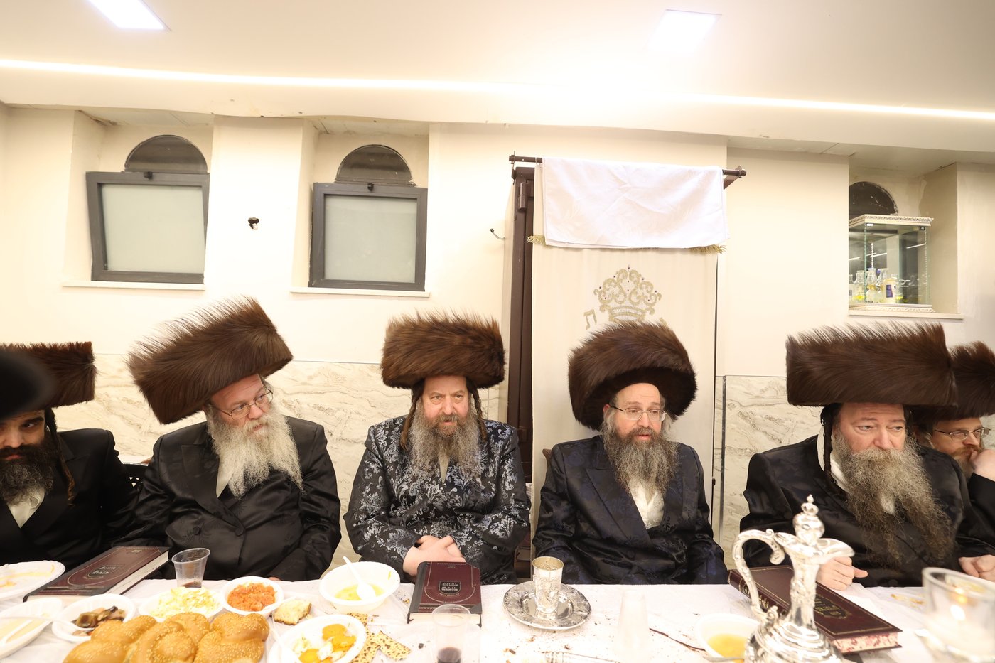 אבד''ק צאנז טשאקאווא בסעודת הילולא