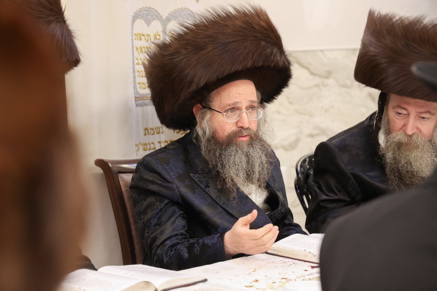 אבד''ק צאנז טשאקאווא בסעודת הילולא