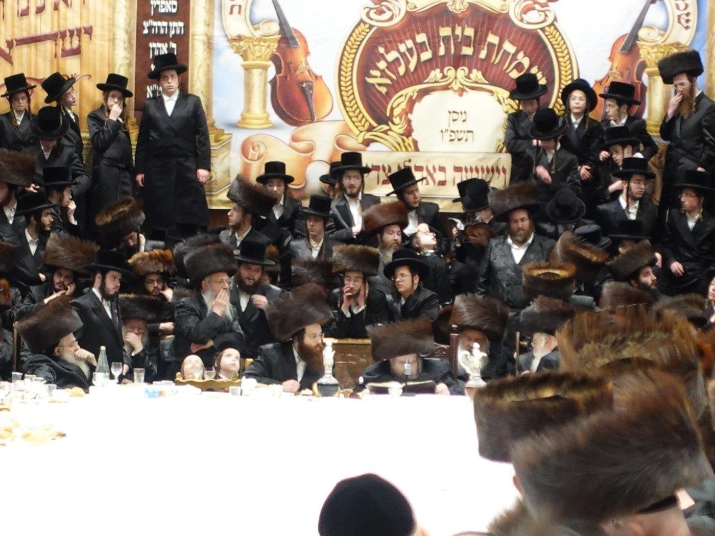 האדמו"ר מבעלזא בשמחת הברית לנינו ביום שישי שבוע שעבר