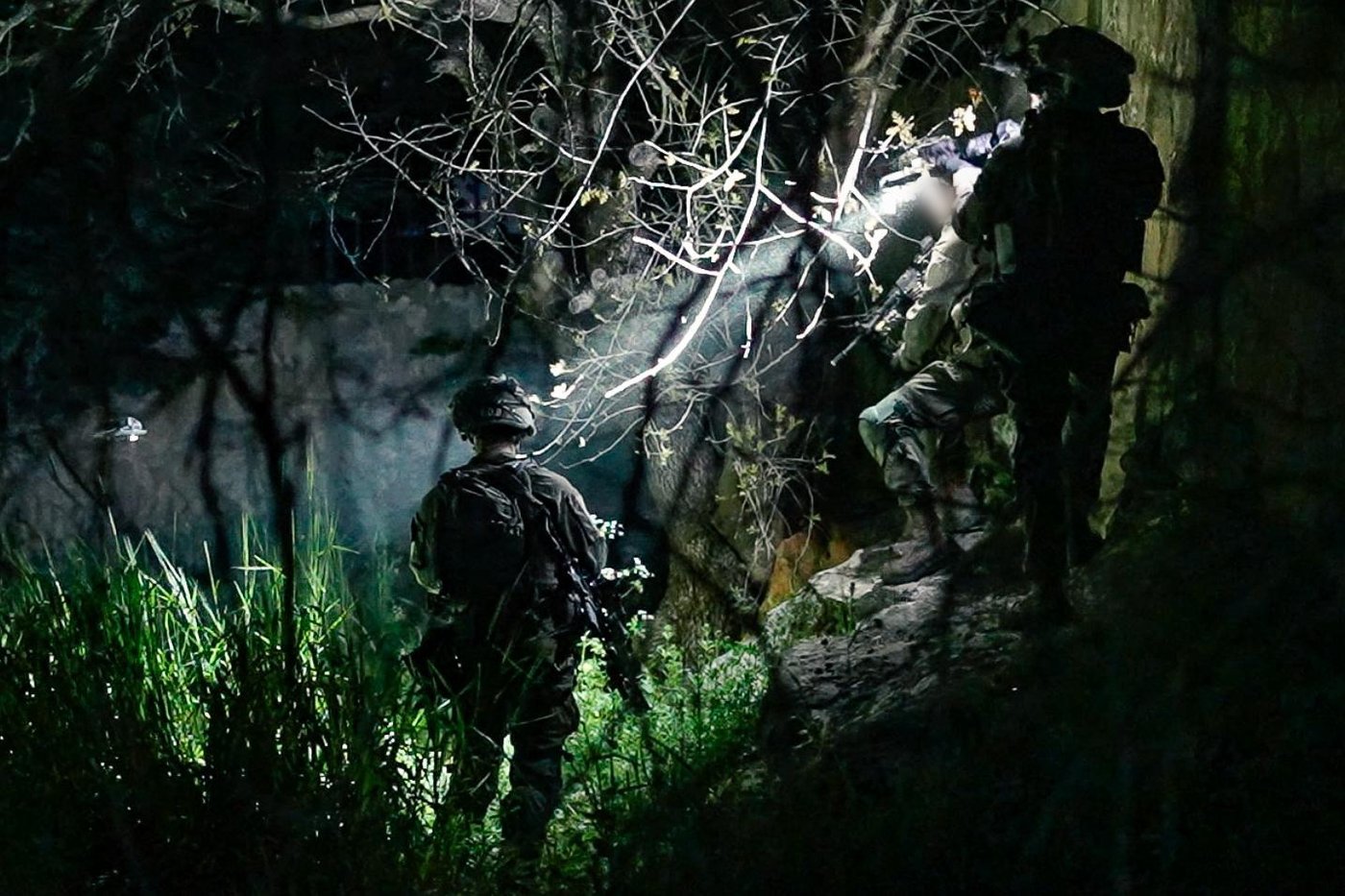 לוחמי יחידת אגוז בדרום לבנון