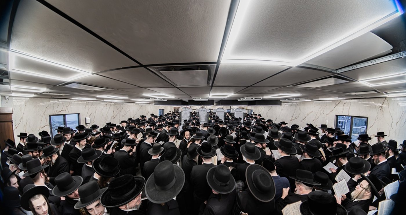 המונים בעליה לציון ביומא דהילולא