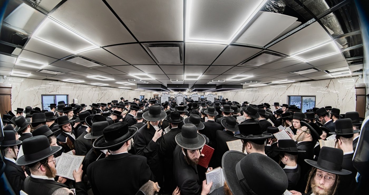 המונים בעליה לציון ביומא דהילולא