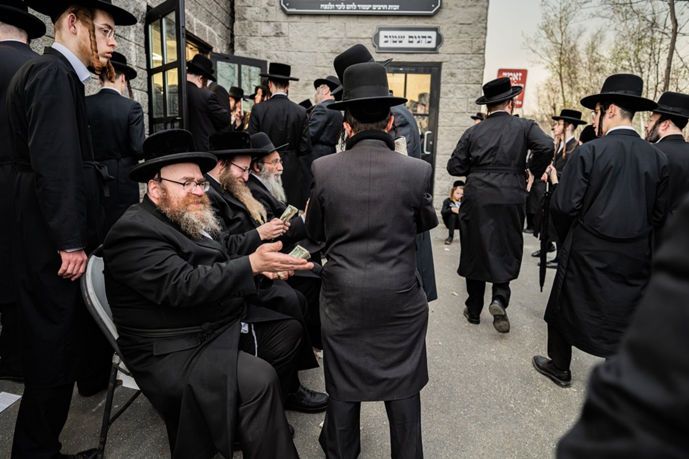 המונים בעליה לציון ביומא דהילולא