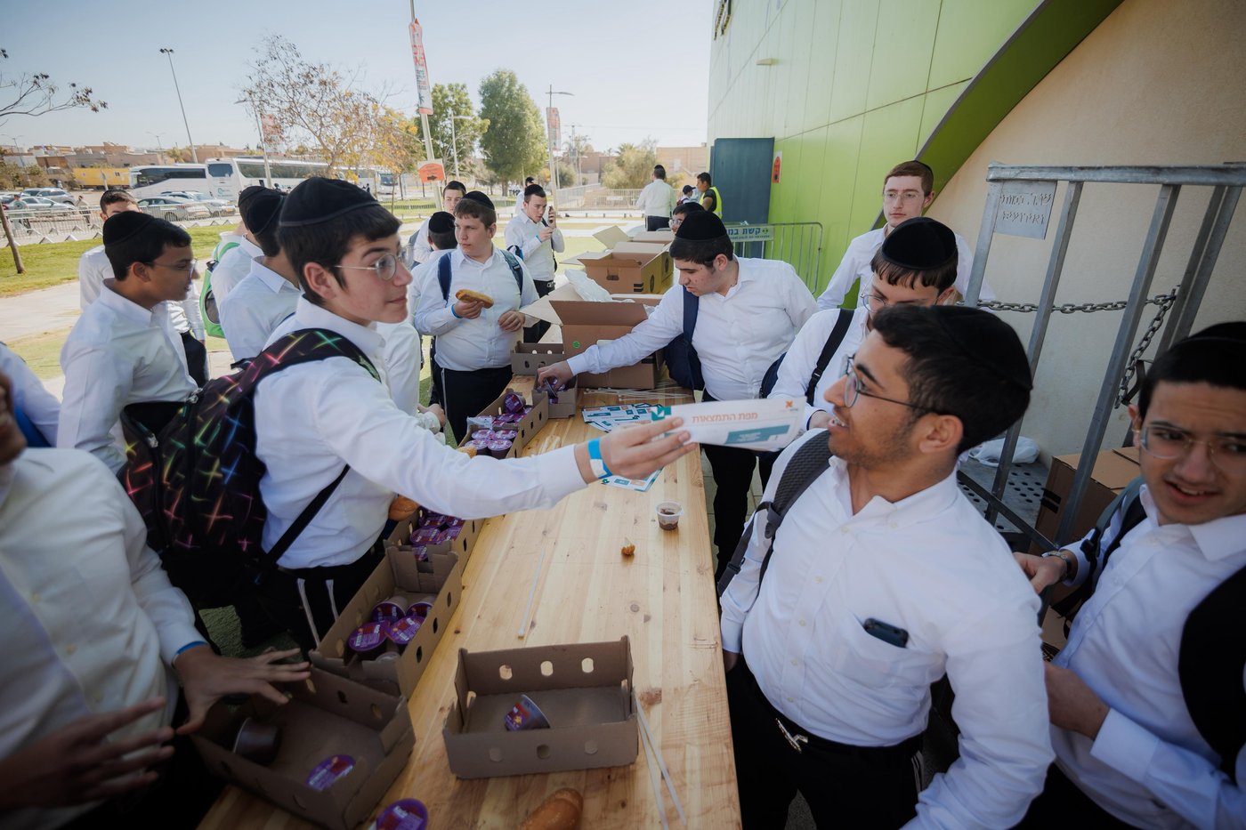 בין הזמנים חודש ניסן 