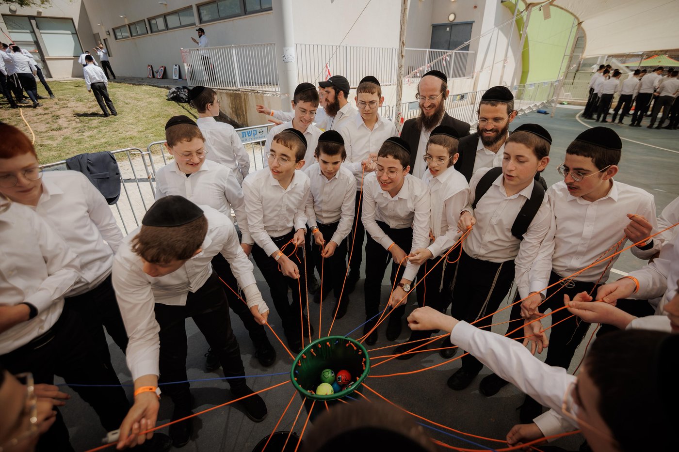 בין הזמנים חודש ניסן 