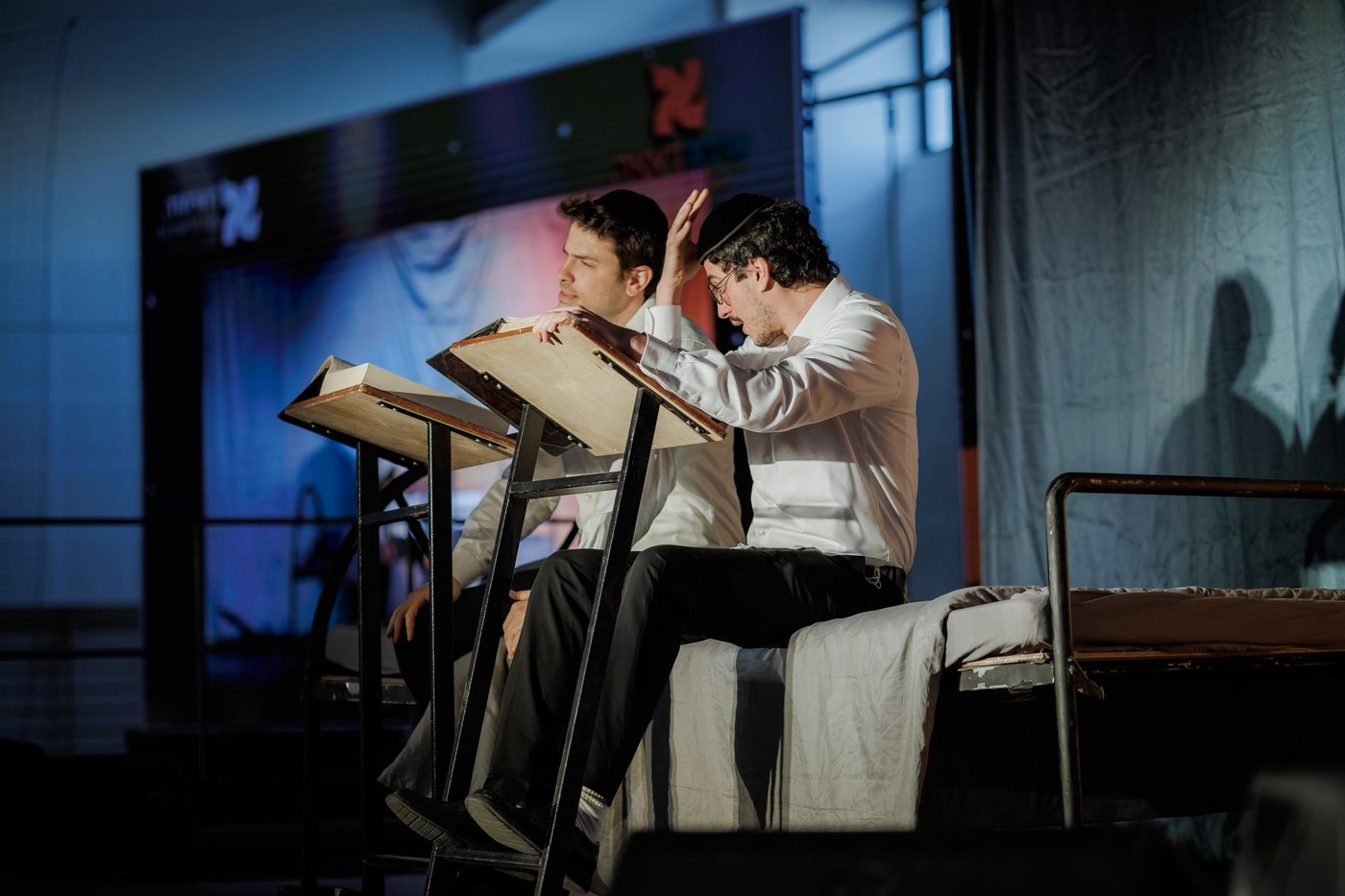 בין הזמנים חודש ניסן 