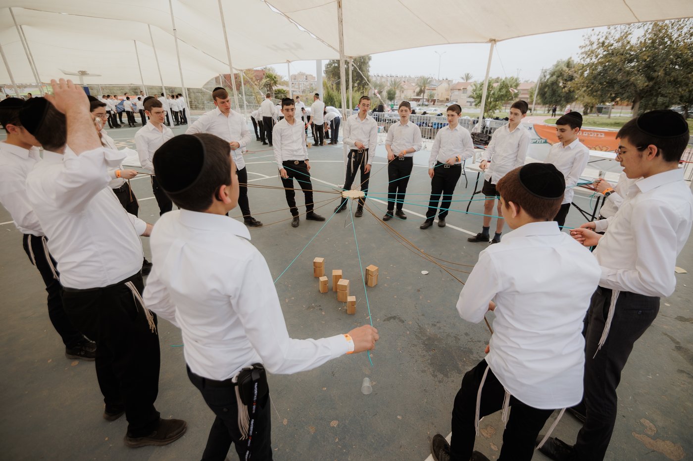 בין הזמנים חודש ניסן 