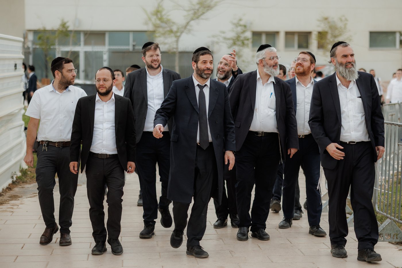 בין הזמנים חודש ניסן 