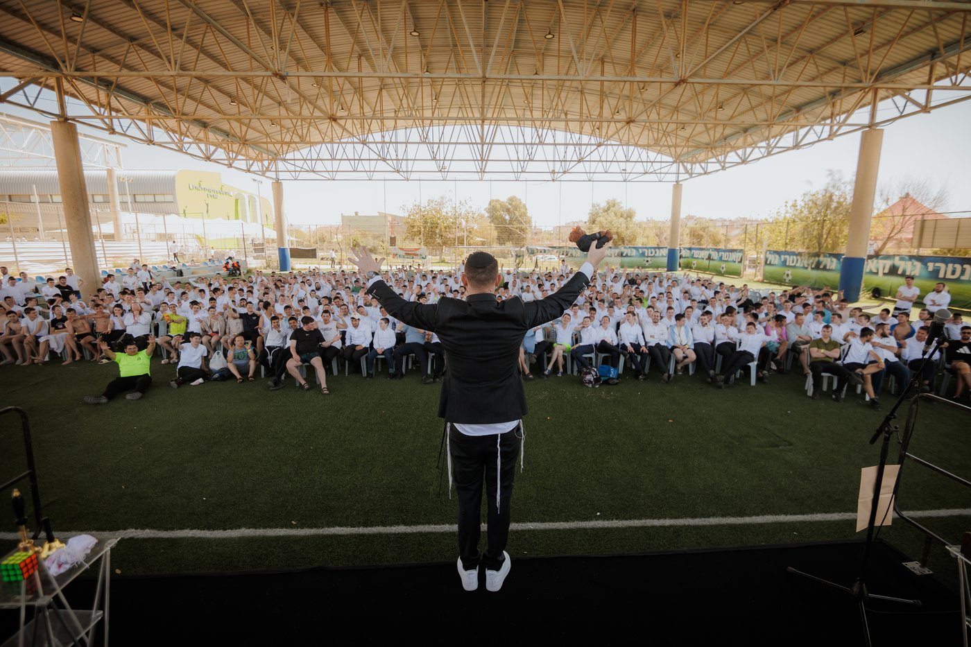 בין הזמנים חודש ניסן 