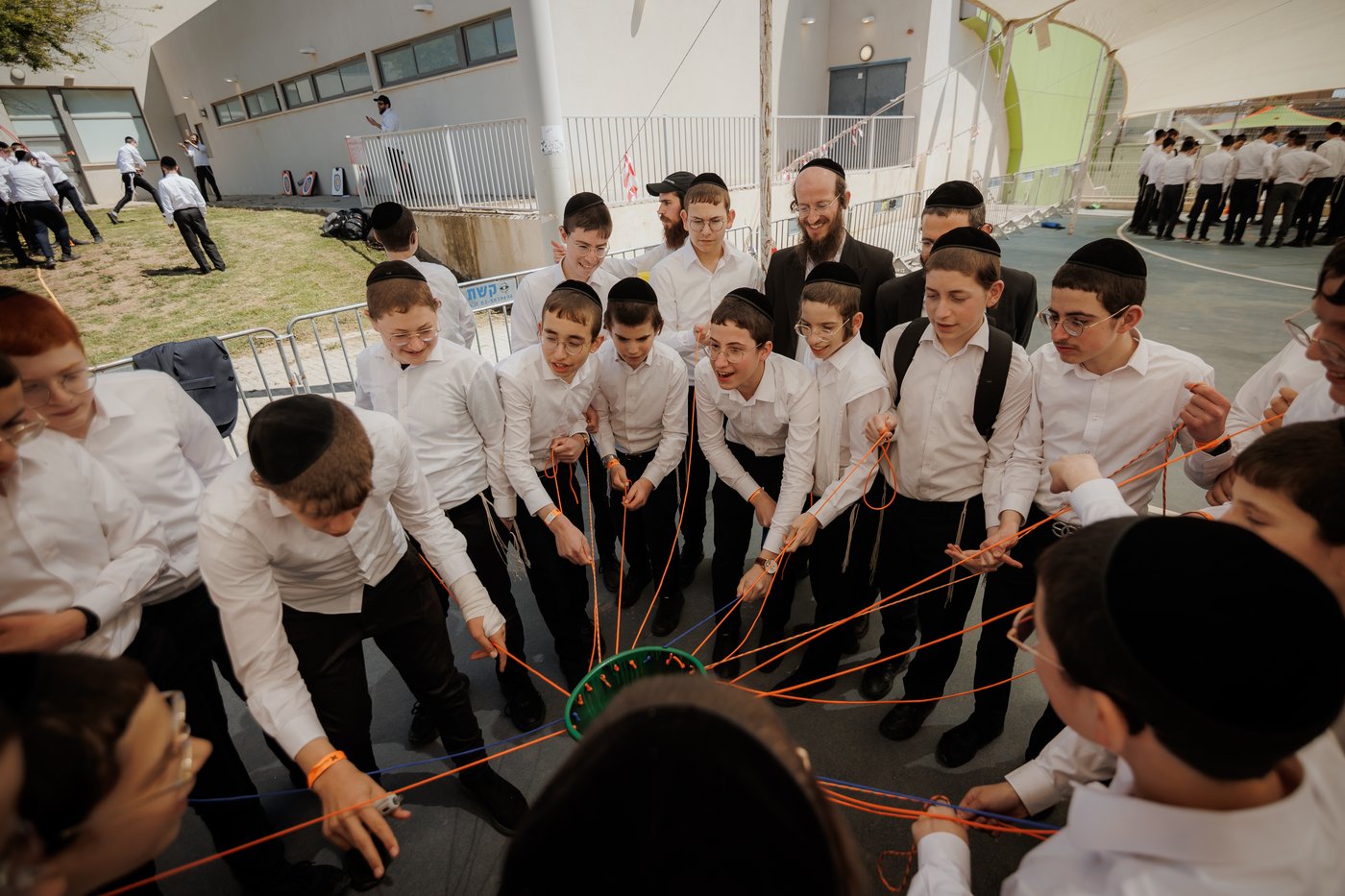 בין הזמנים חודש ניסן 