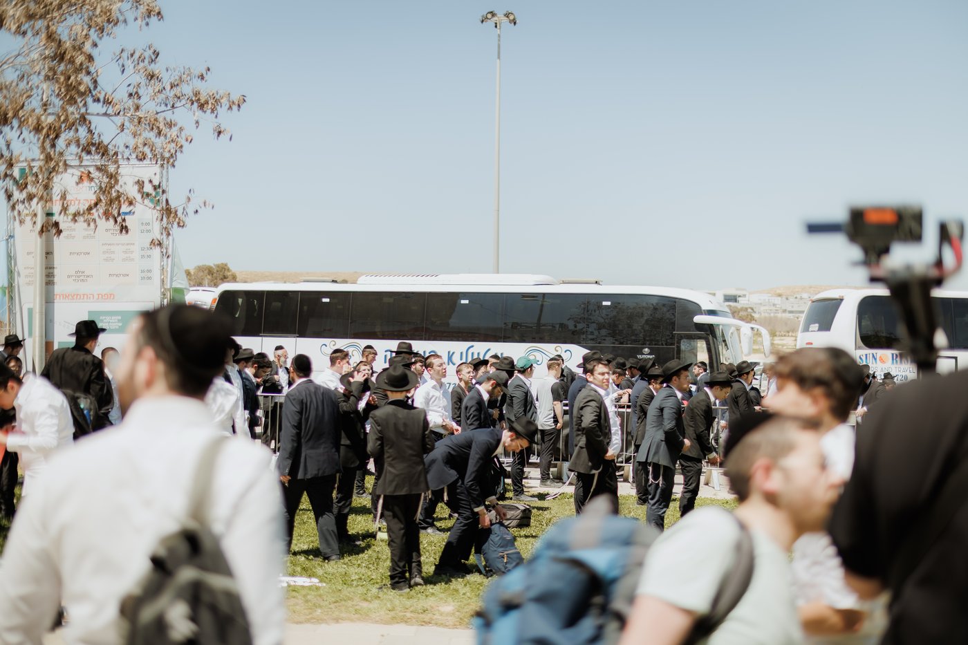 בין הזמנים חודש ניסן 