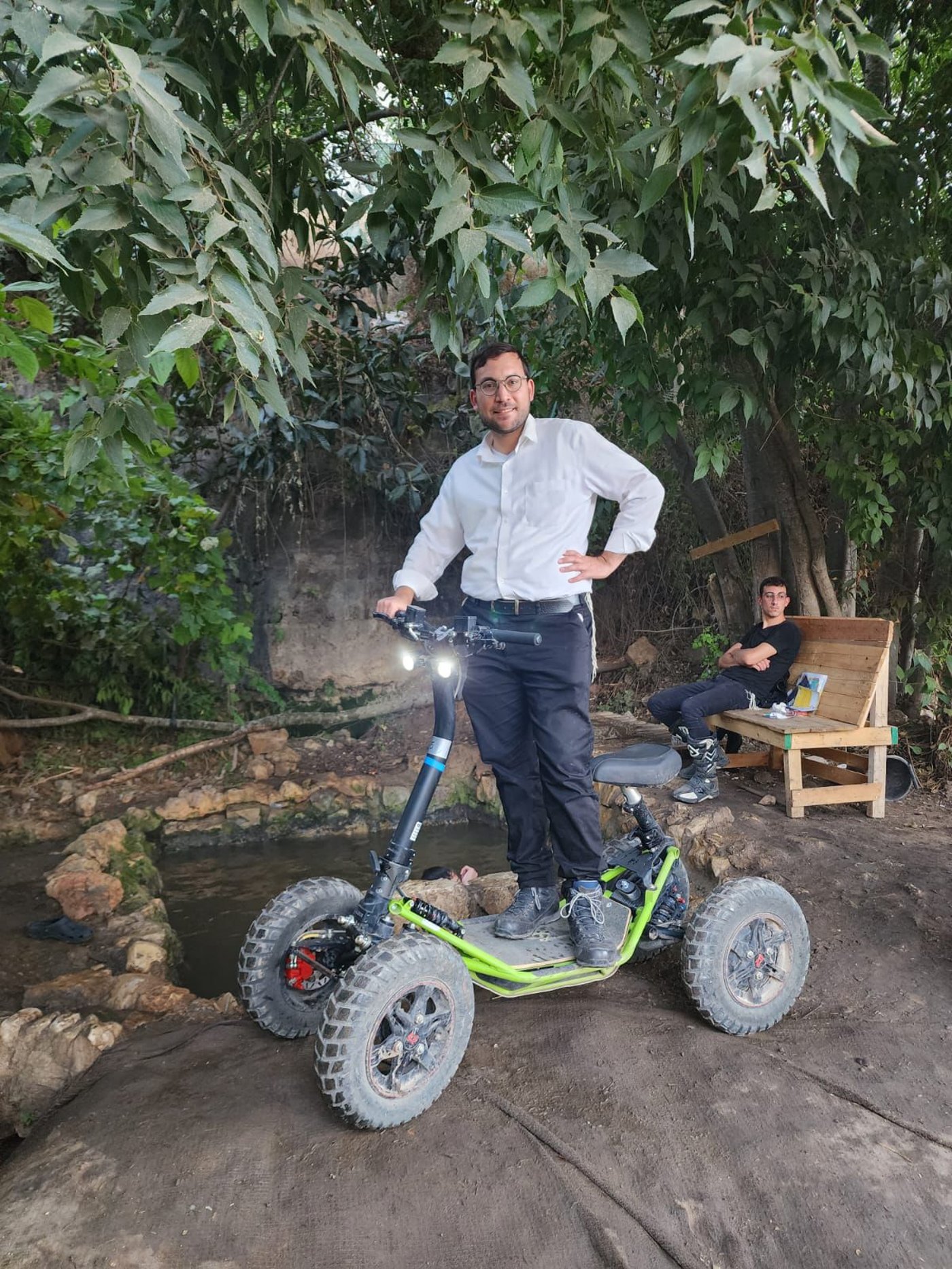 ישראל שפירא במעיין עין מקלף