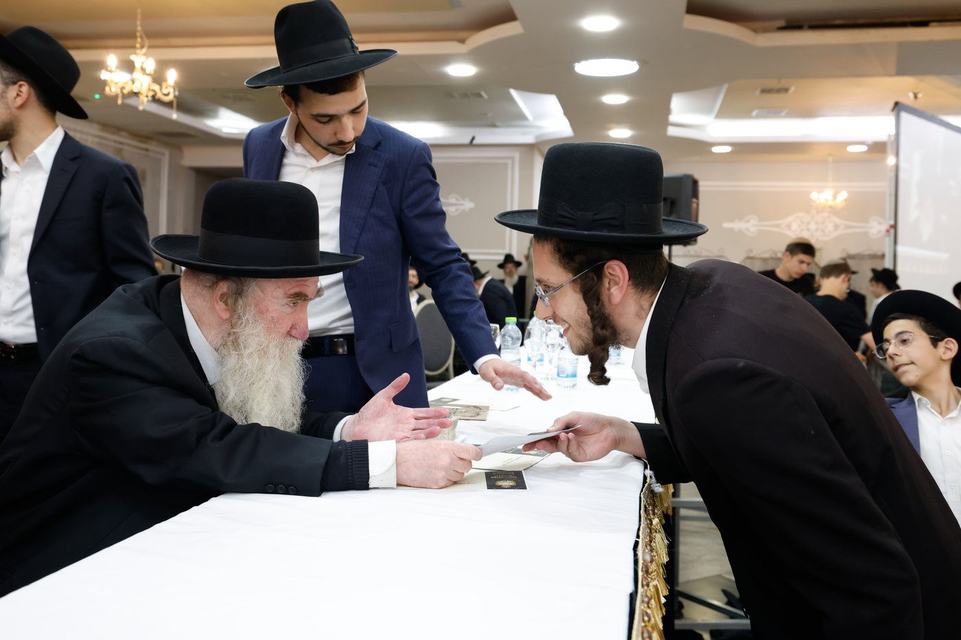 מעמד כבוד התורה 'וכתבתם'