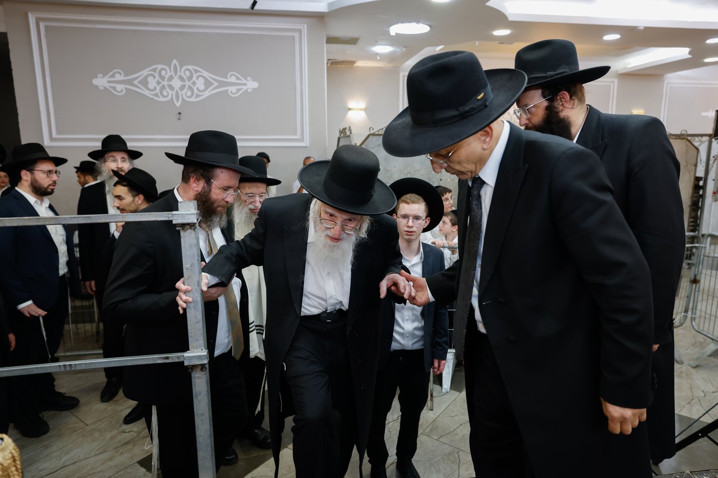 הגר"ע אויערבאך במעמד כבוד התורה 'וכתבתם'