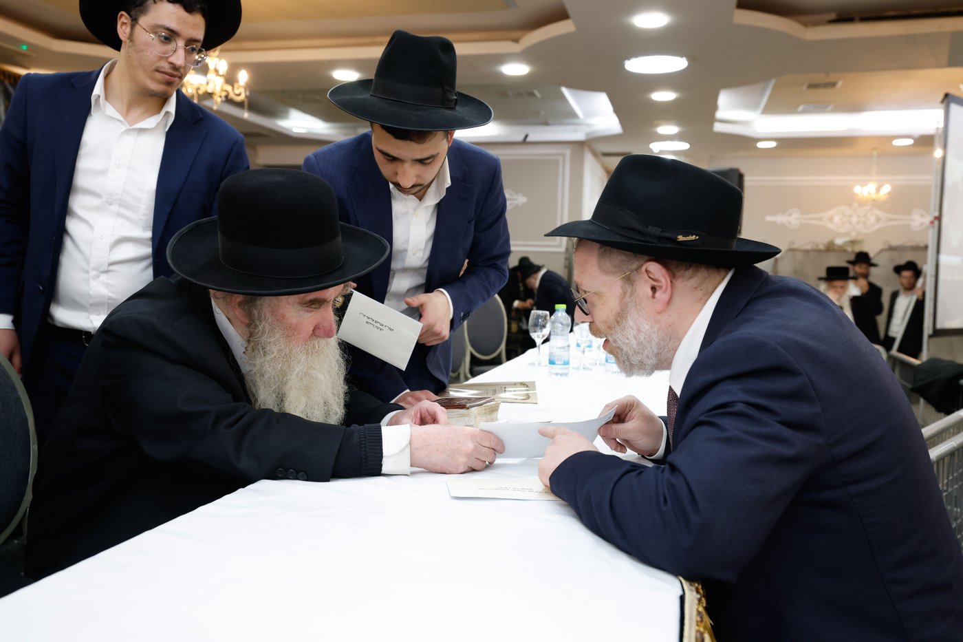 מעמד כבוד התורה 'וכתבתם'