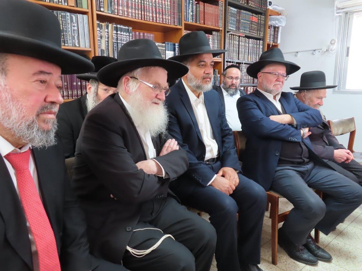 ניחום אבלים בבית אצל בני הגאון רבי אברהם אלטמן זצ''ל