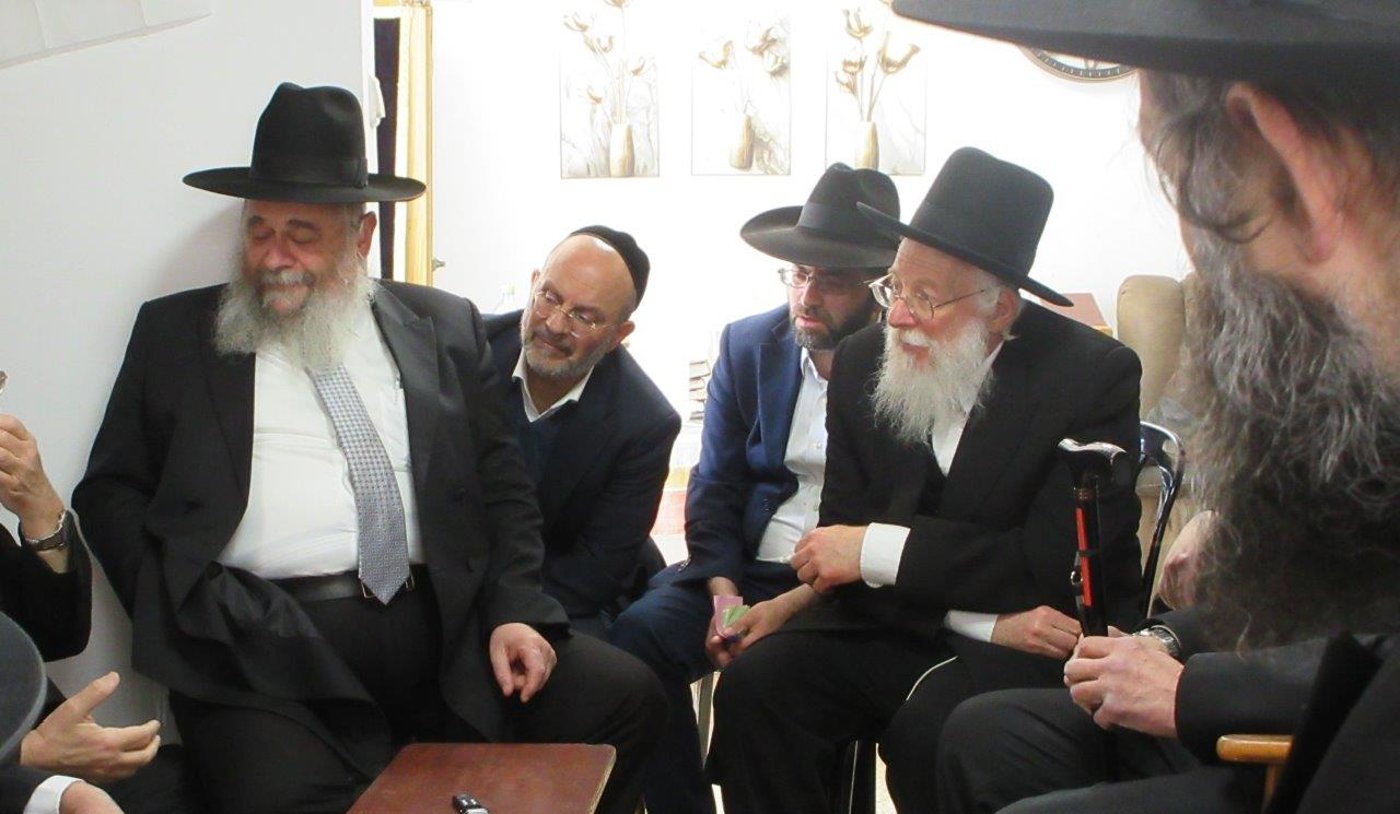 ניחום אבלים בבית אצל בני הגאון רבי אברהם אלטמן זצ''ל