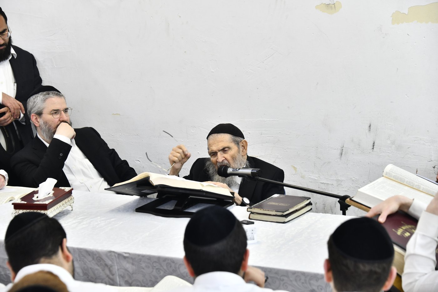 הגאון רבי יצחק הקר בישיבת גרודנא