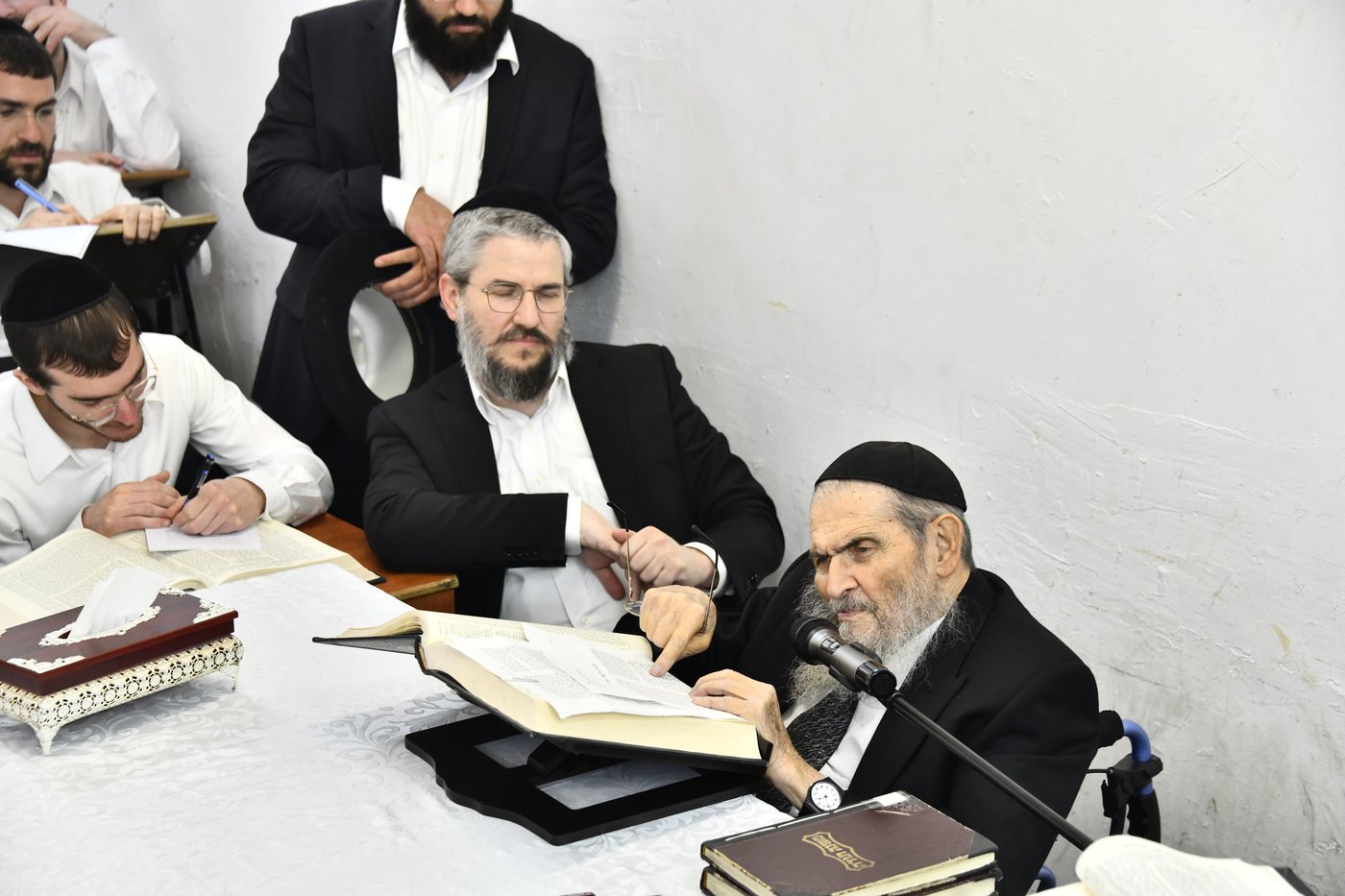 הגאון רבי יצחק הקר בישיבת גרודנא