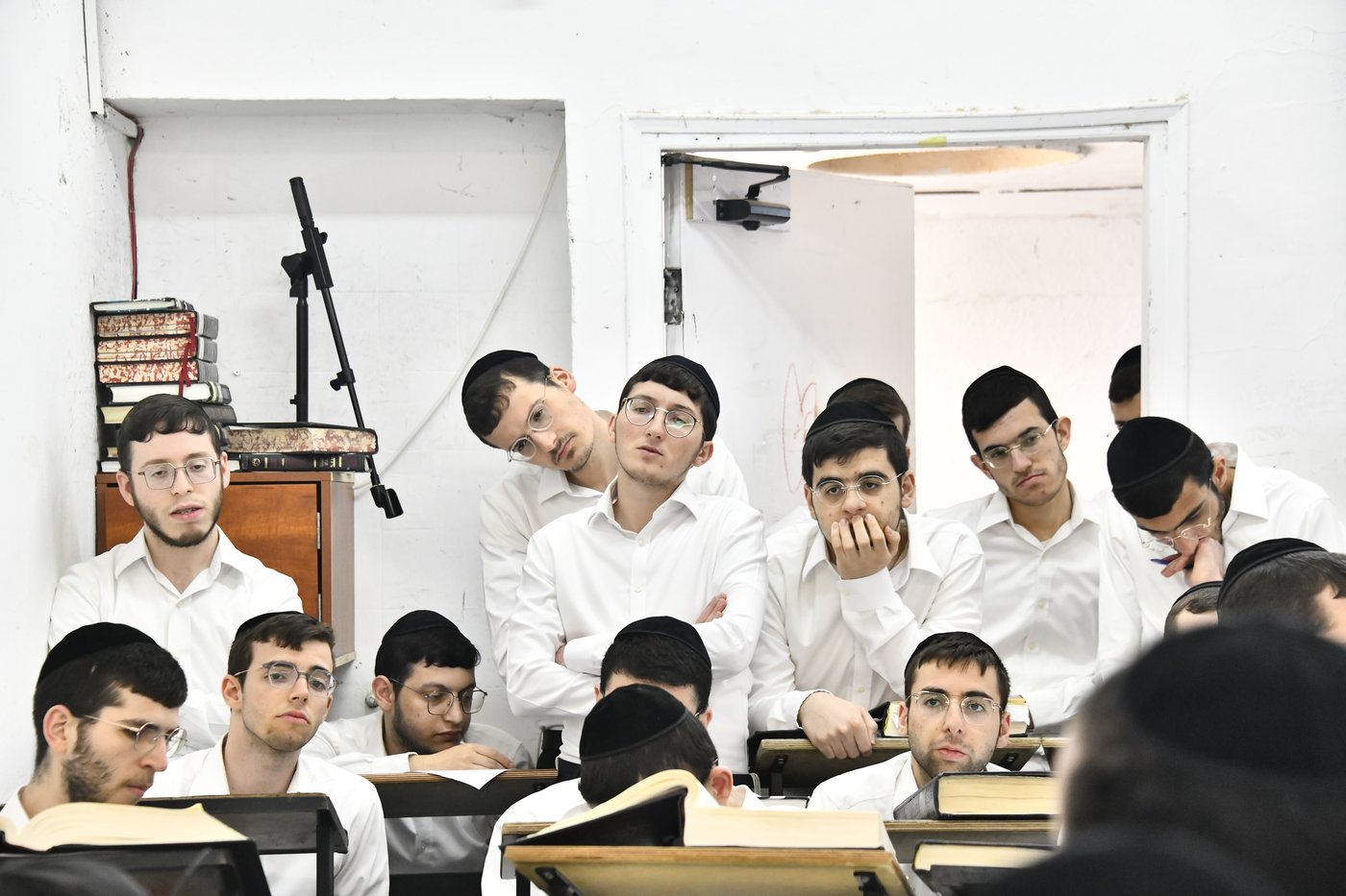 הגאון רבי יצחק הקר בישיבת גרודנא