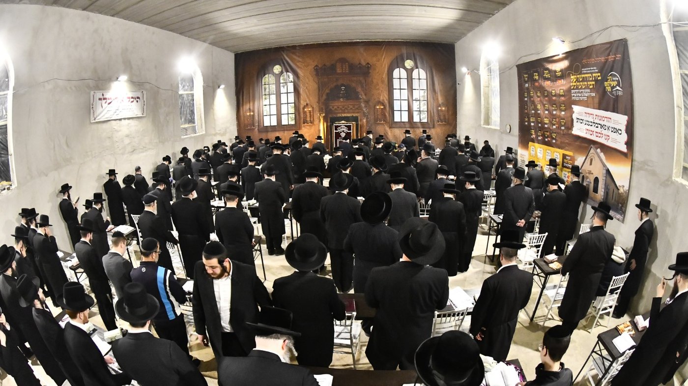 הנגידים בקרעסטיר