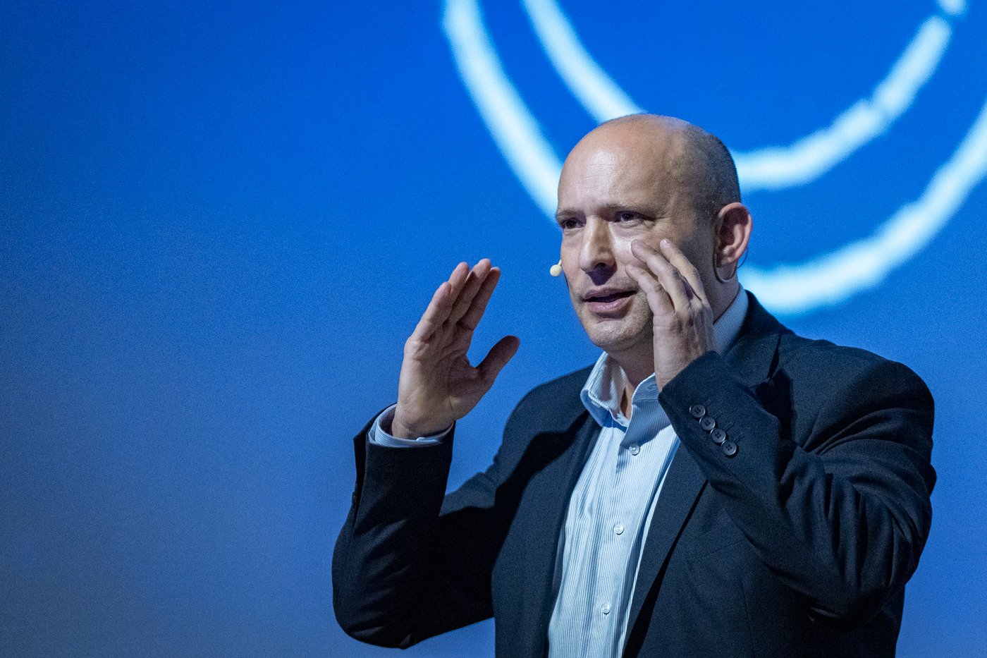 נפתלי בנט בכנס בחירות