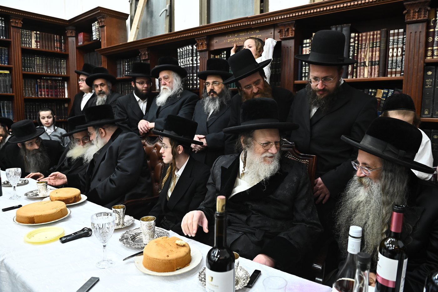 שמחת בית מודז'יץ - נדבורנה - יארוסלב - אופלה