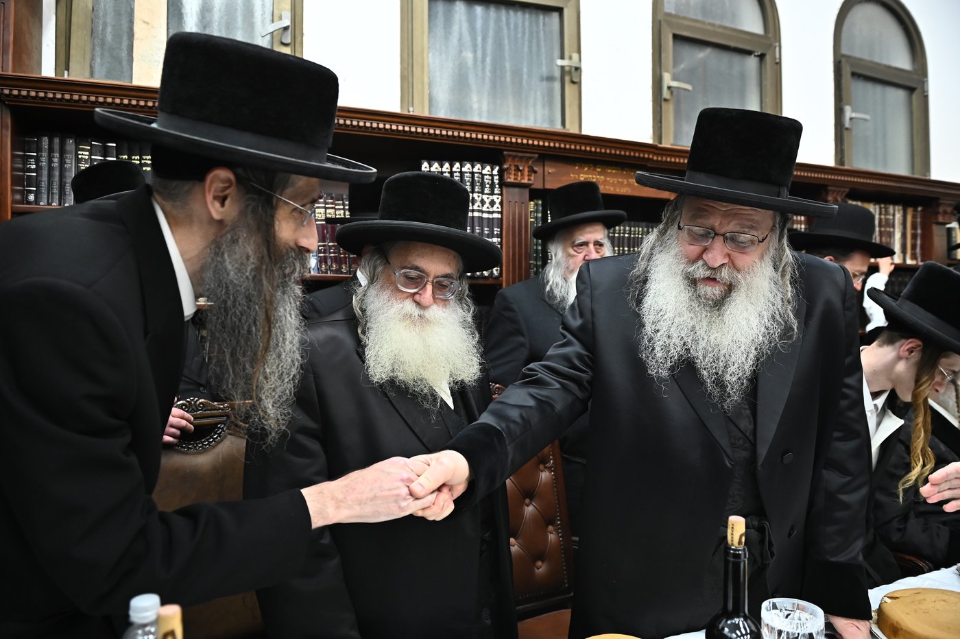 שמחת בית מודז'יץ - נדבורנה - יארוסלב - אופלה