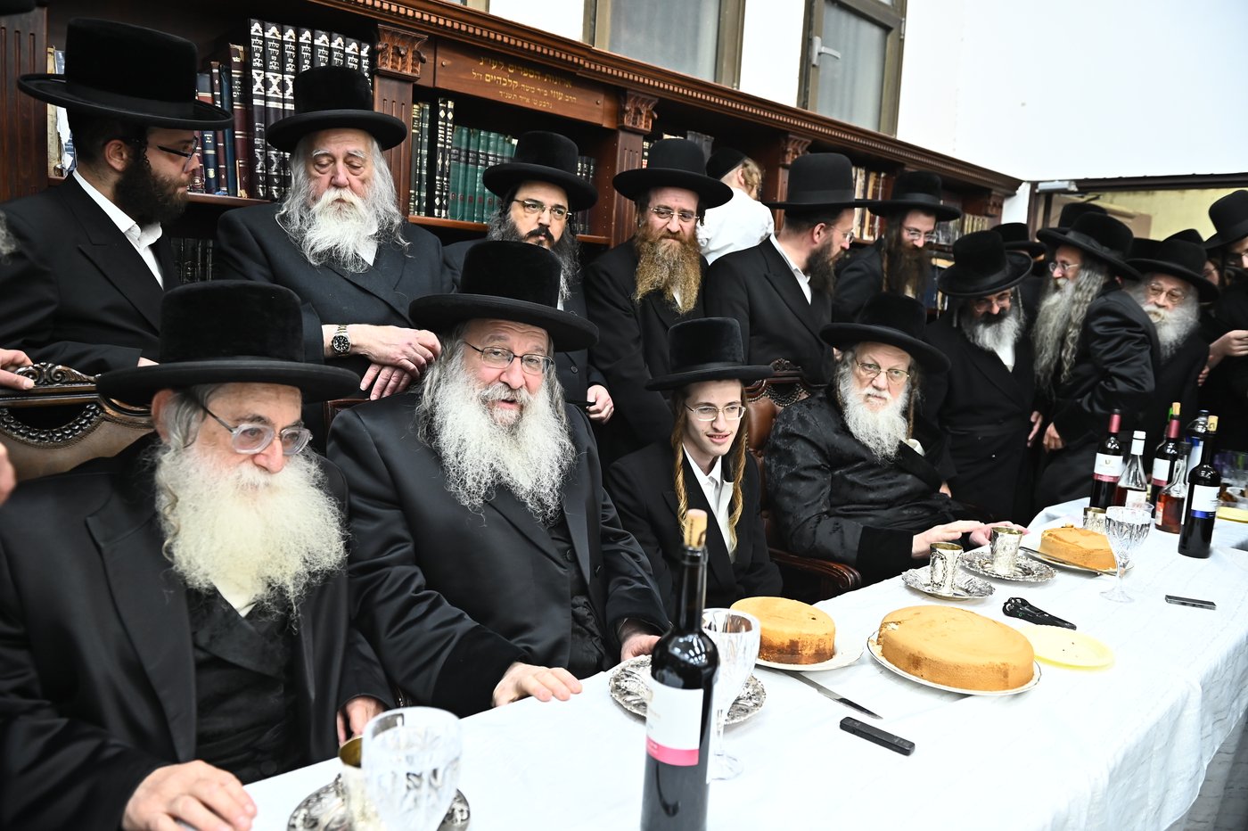 שמחת בית מודז'יץ - נדבורנה - יארוסלב - אופלה