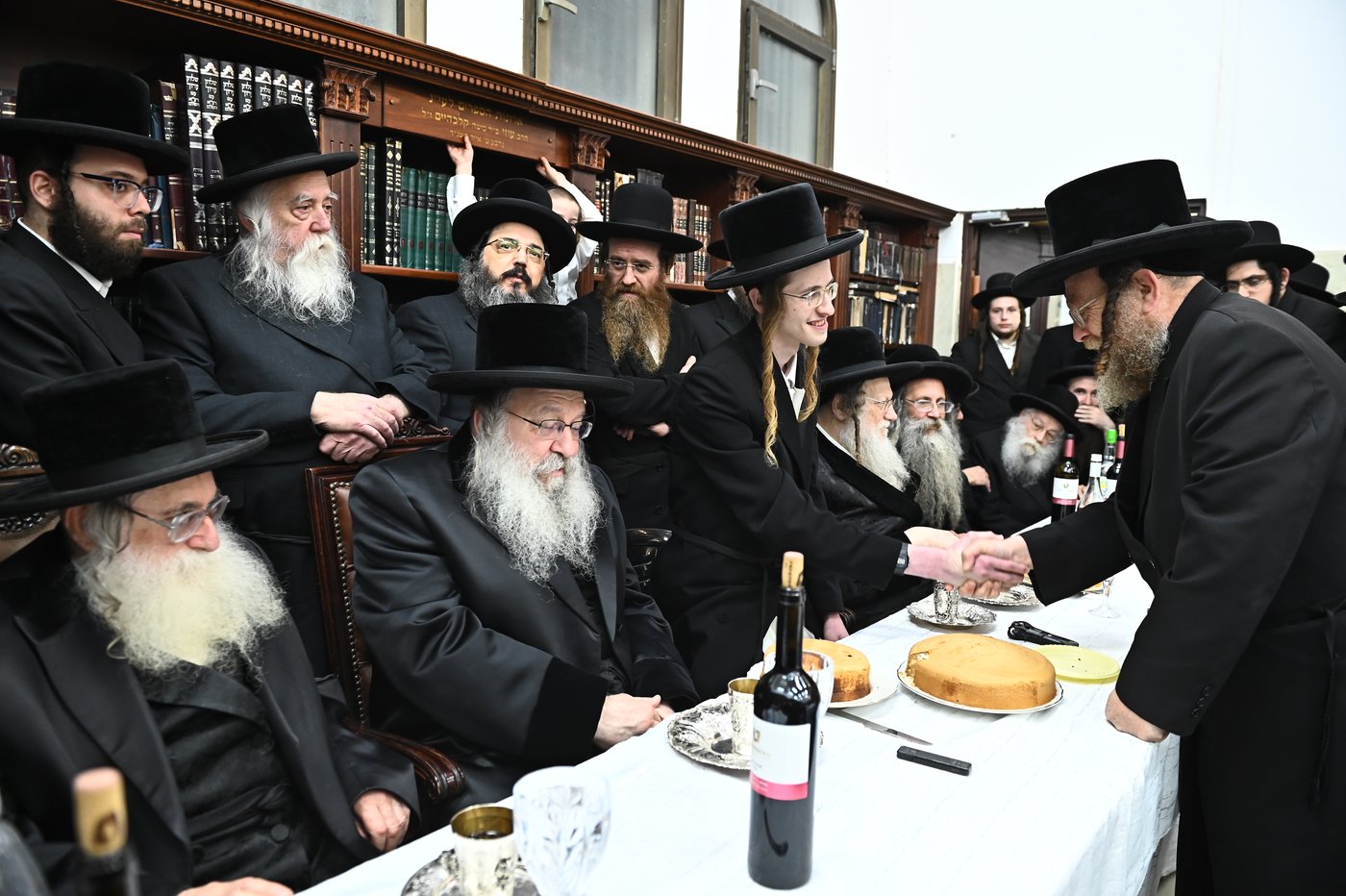 שמחת בית מודז'יץ - נדבורנה - יארוסלב - אופלה