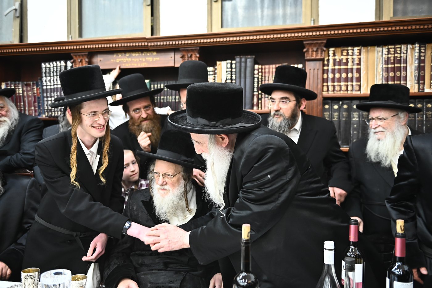 שמחת בית מודז'יץ - נדבורנה - יארוסלב - אופלה