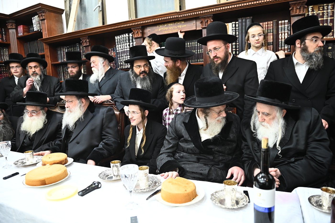 שמחת בית מודז'יץ - נדבורנה - יארוסלב - אופלה