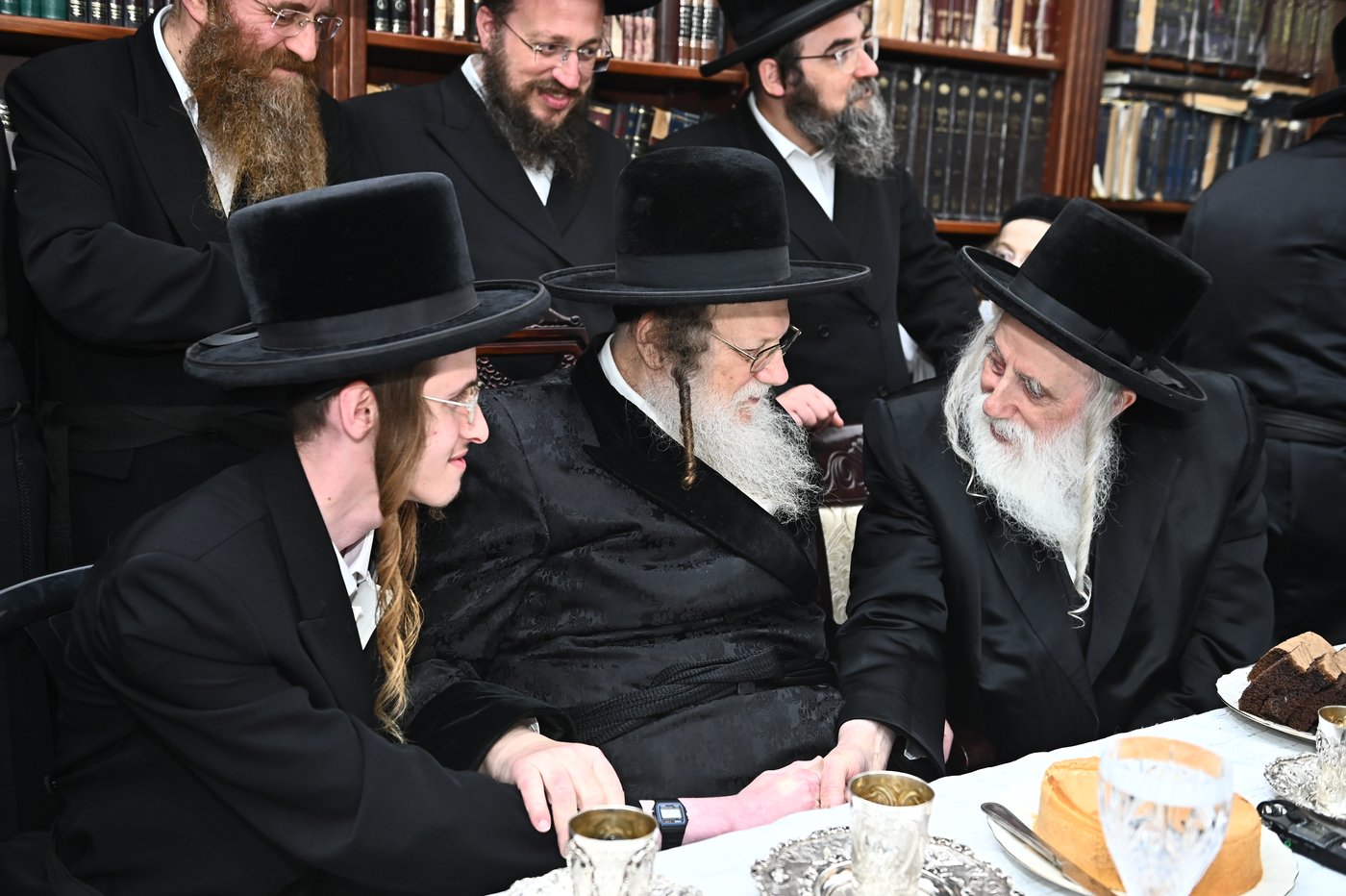 שמחת בית מודז'יץ - נדבורנה - יארוסלב - אופלה