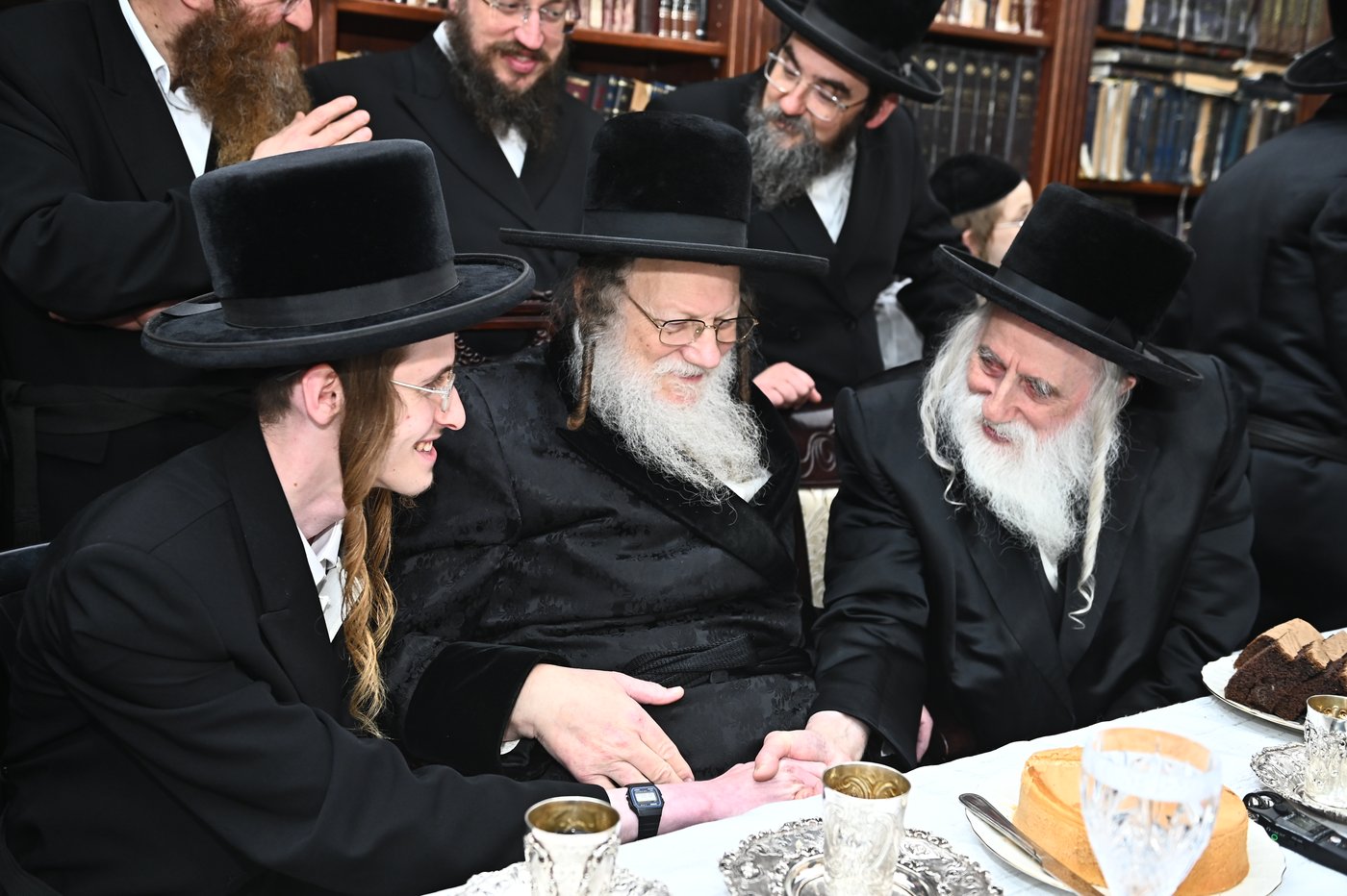 שמחת בית מודז'יץ - נדבורנה - יארוסלב - אופלה