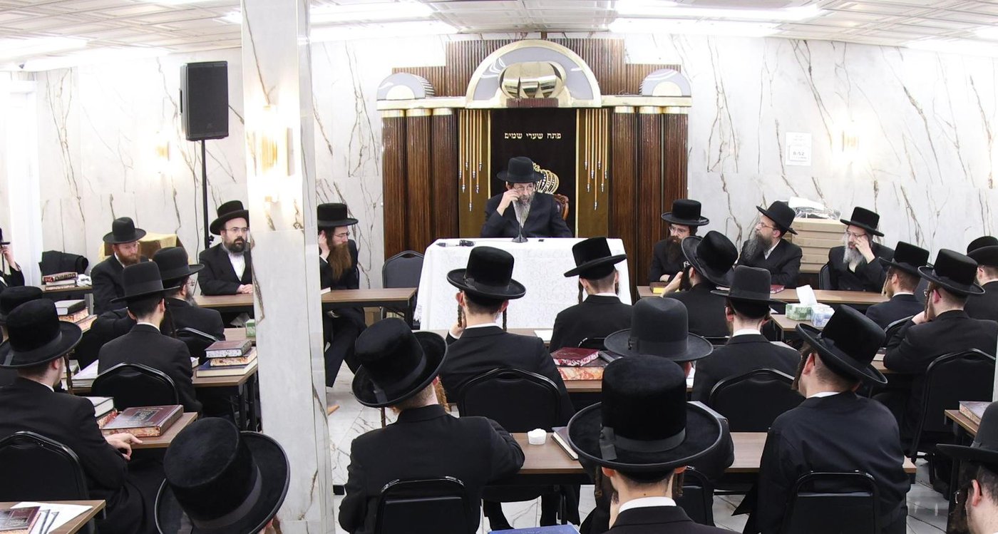 האדמו"ר מתולדות יהודה סטוטשין בפתיחת הזמן