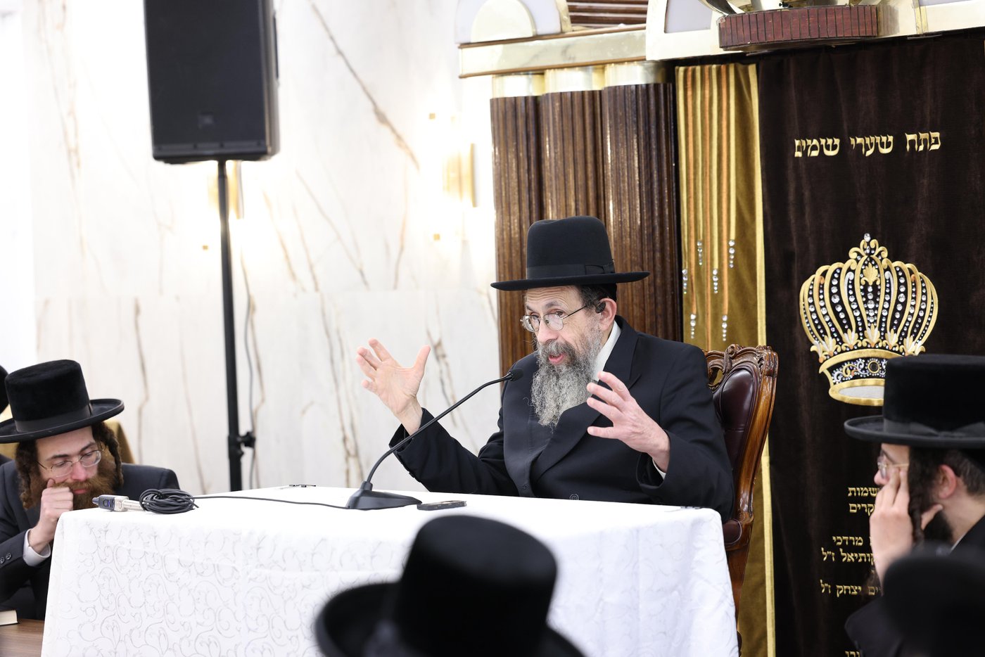 האדמו"ר מתולדות יהודה סטוטשין בפתיחת הזמן