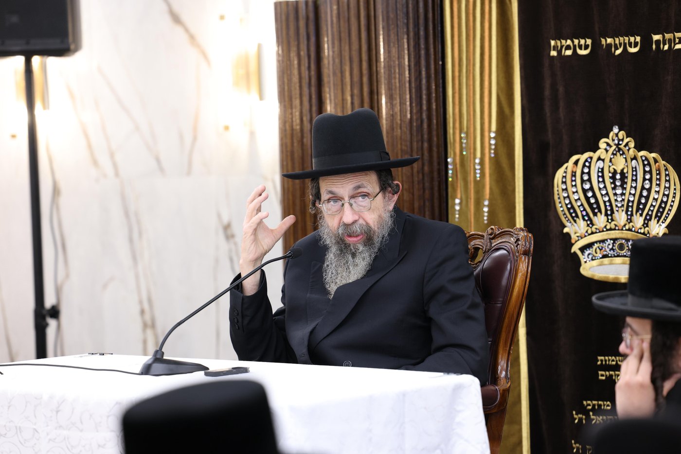 האדמו"ר מתולדות יהודה סטוטשין בפתיחת הזמן