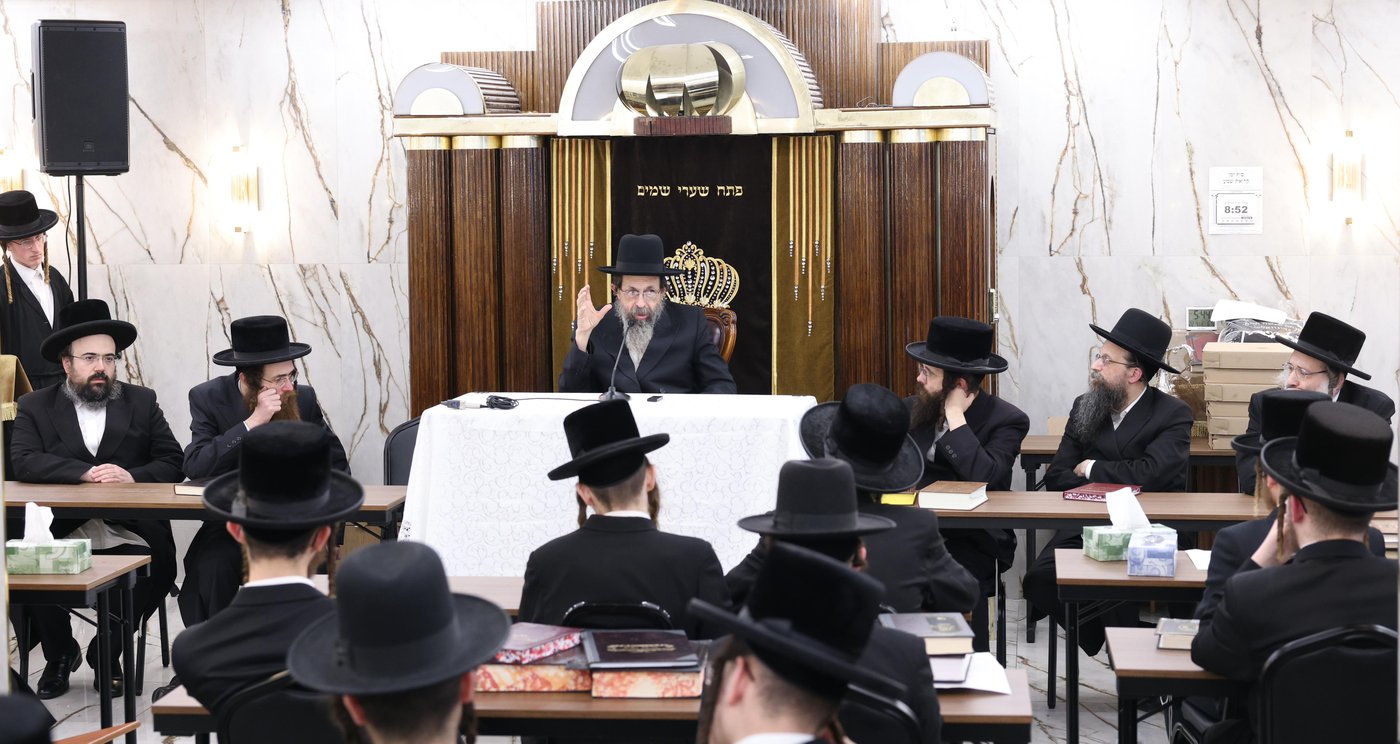 האדמו"ר מתולדות יהודה סטוטשין בפתיחת הזמן