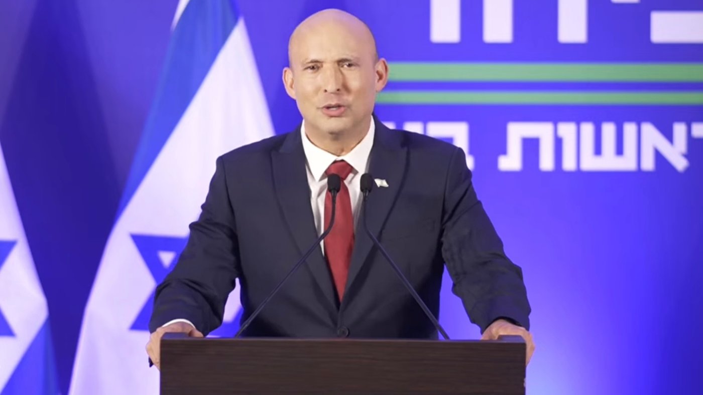 נפתלי בנט במסיבת העיתונאים עם לפיד