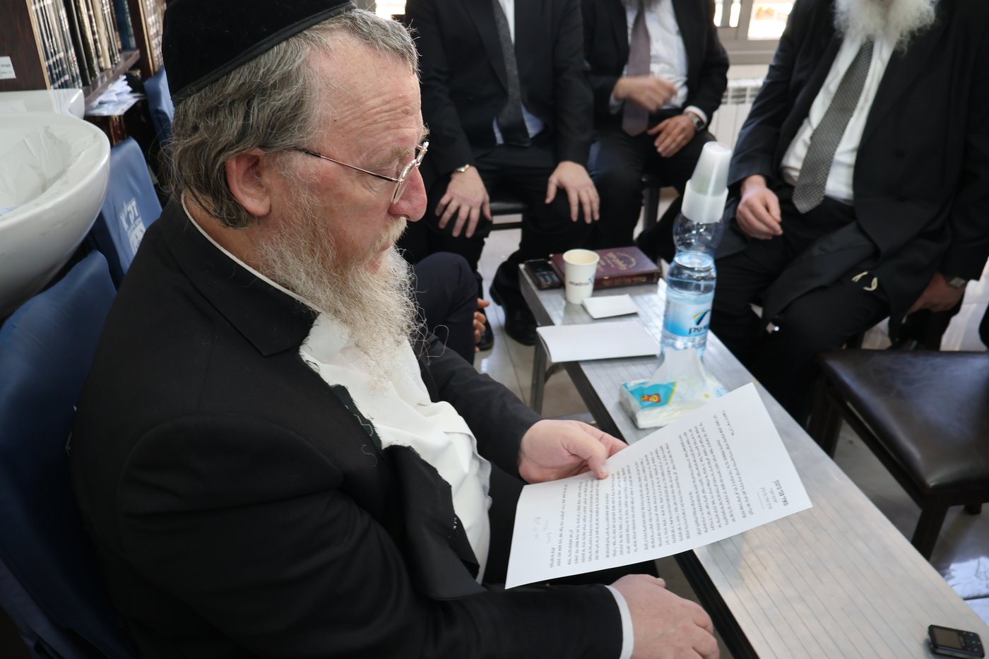 הרב שלמה שפיגל בקריאת המכתב