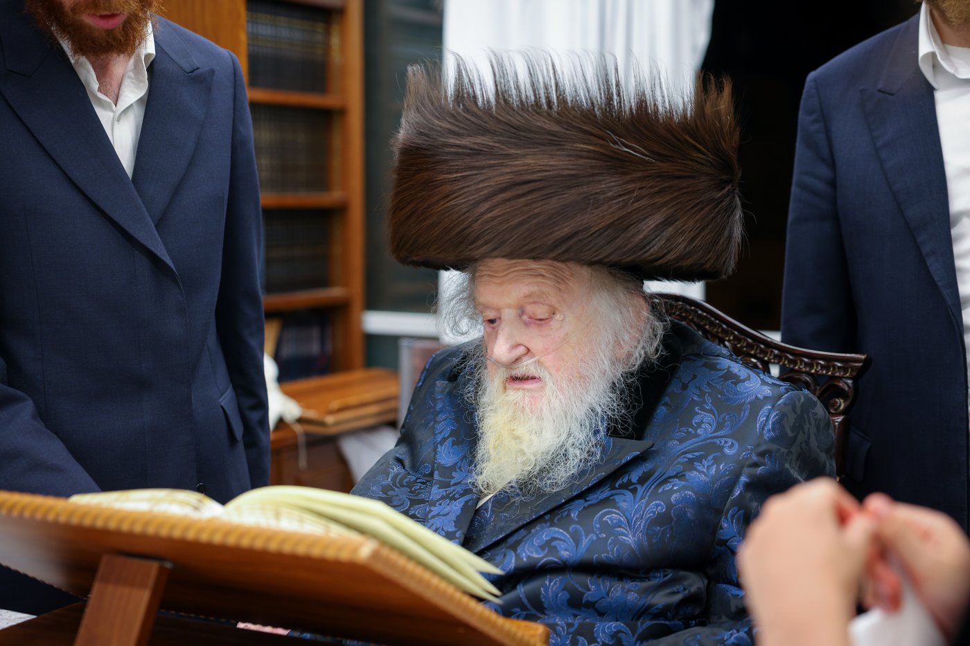 ערב ומוצאי שבת אצל הגר"מ שטרנבוך