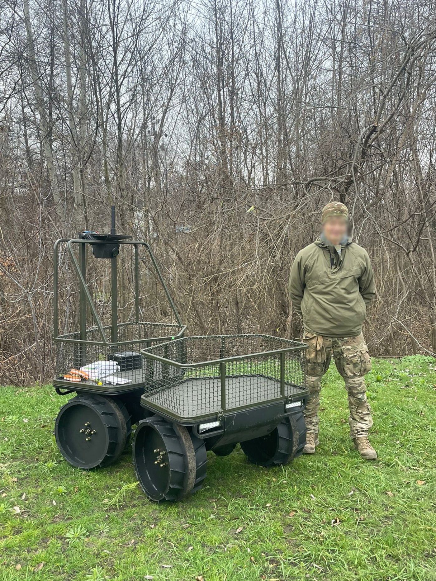 חוסך חיי אדם בחזית. רכב רובוטי אוקראיני לציוד לוגיסטי ותחמושת