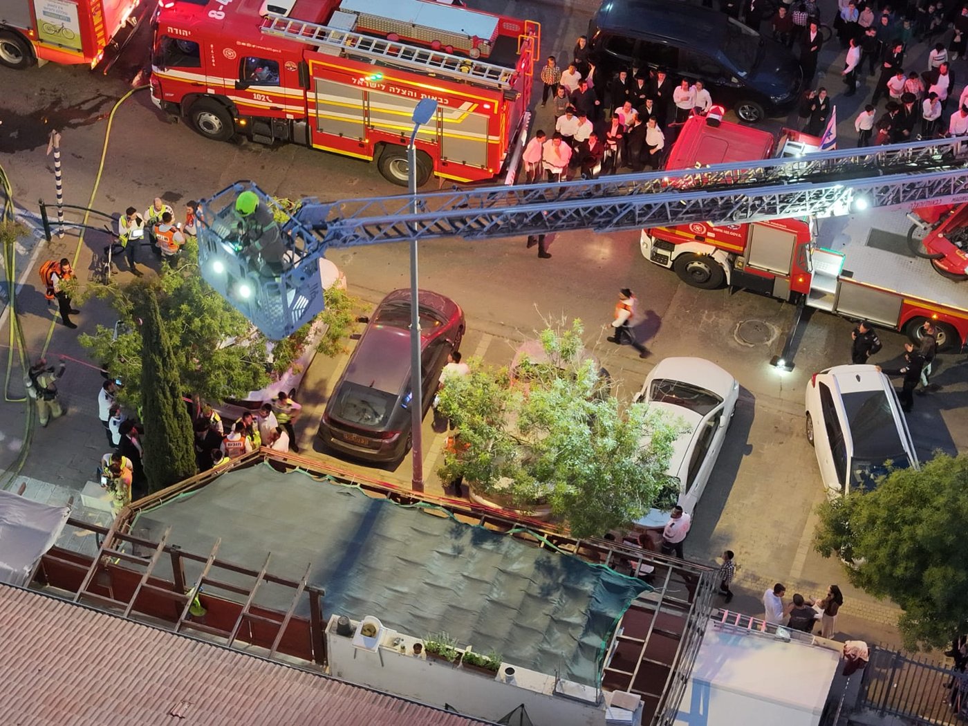 חשש להצתה: 35 איש חולצו מבניין בעיר החרדית, ילדים פונו לבית חולים