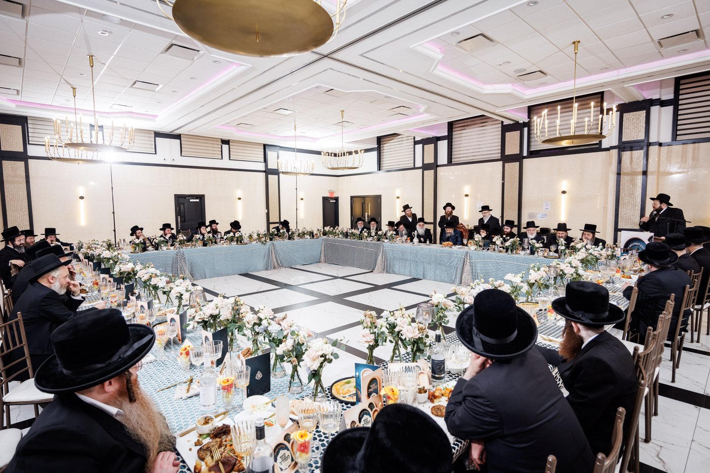 הדינרים בחצה"ק באבוב 45