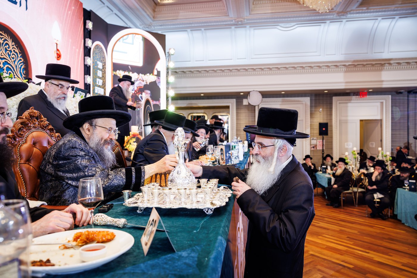 הדינרים בחצה"ק באבוב 45