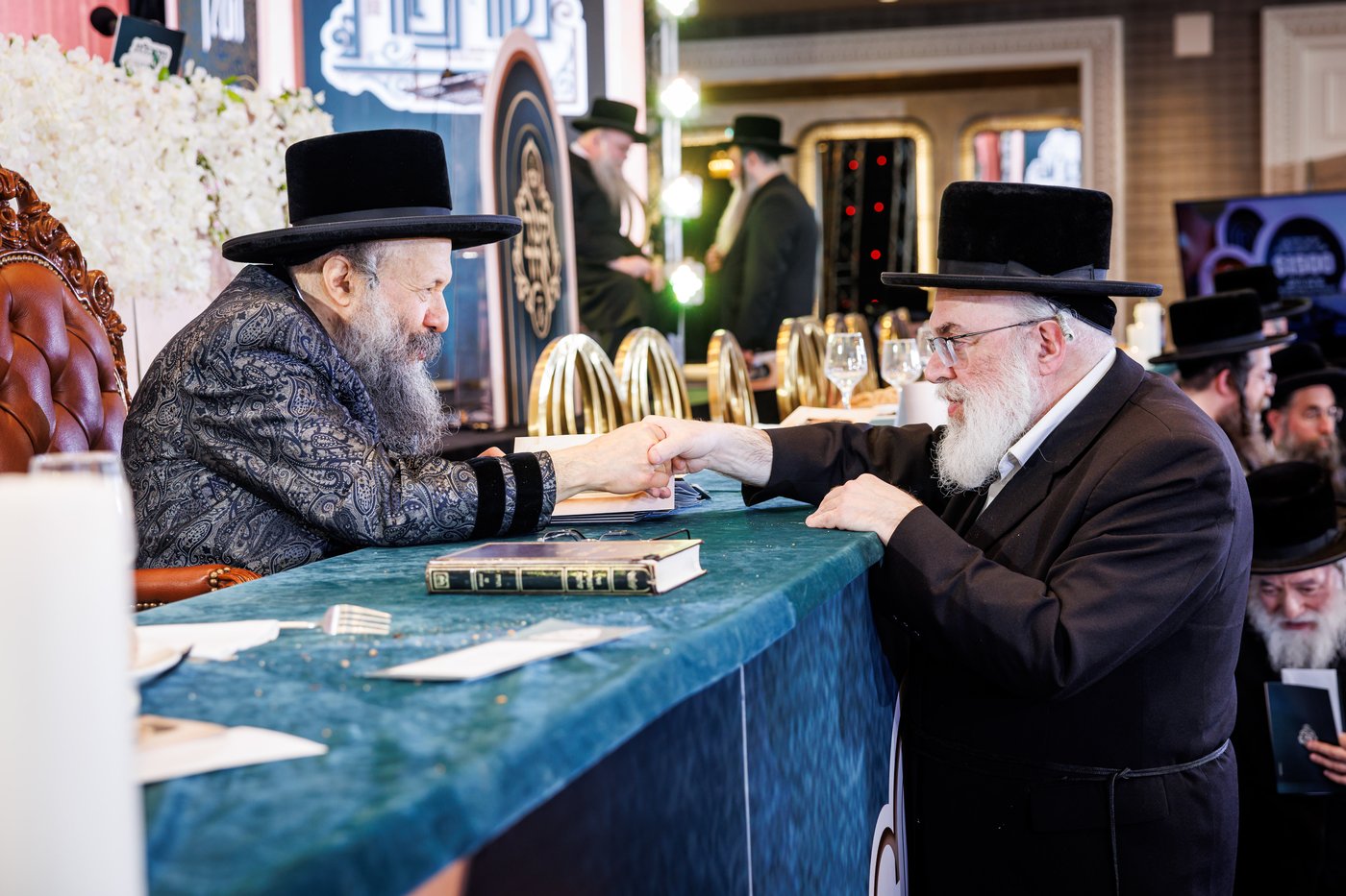 הדינרים בחצה"ק באבוב 45