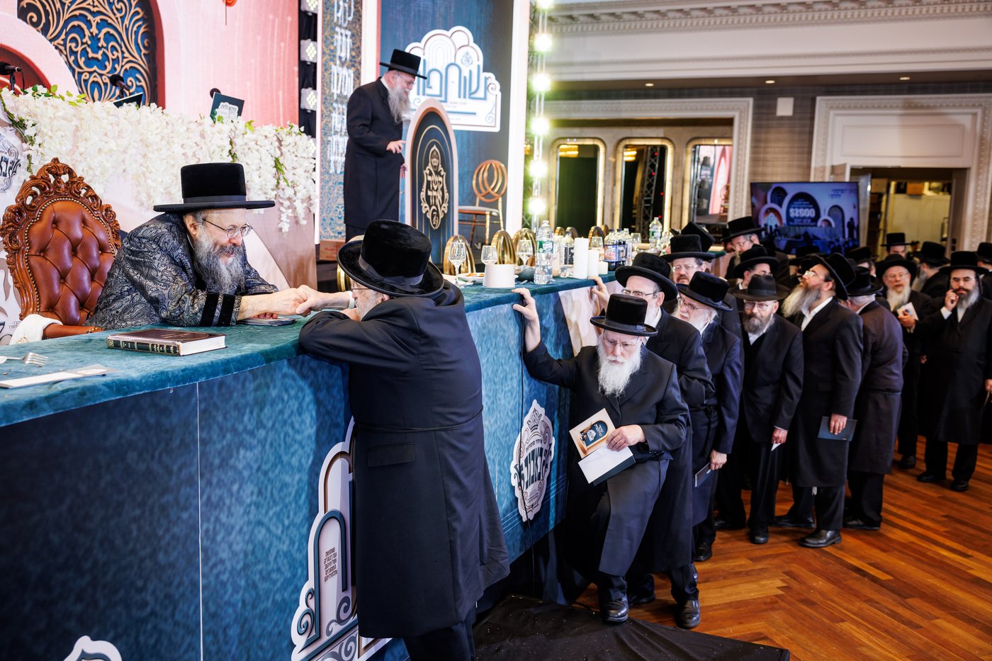 הדינרים בחצה"ק באבוב 45