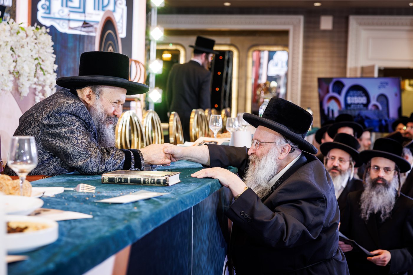 הדינרים בחצה"ק באבוב 45