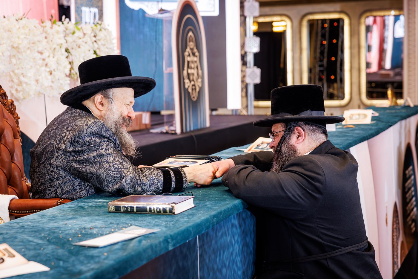 הדינרים בחצה"ק באבוב 45