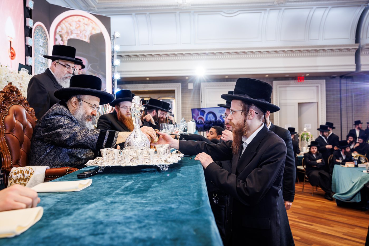 הדינרים בחצה"ק באבוב 45